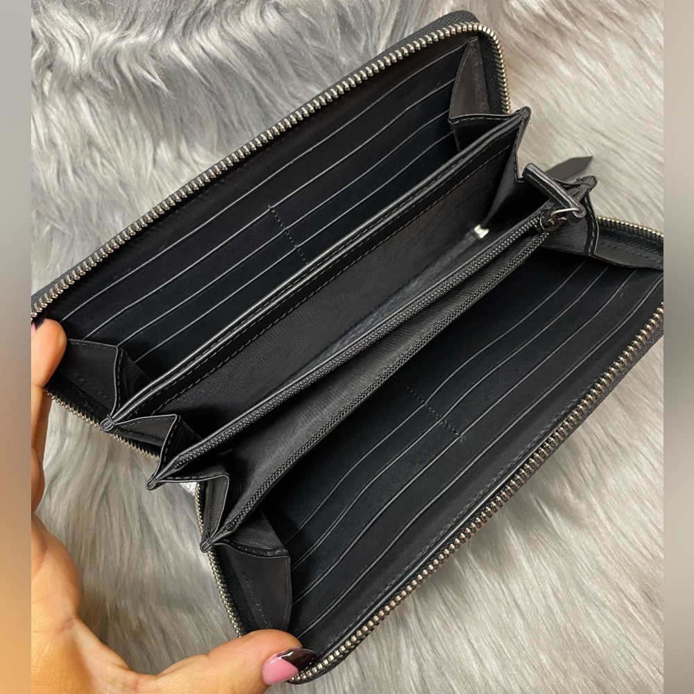EUC Authentic GUCCI x SEGA Oversized Wallet - Picture 6 of 9